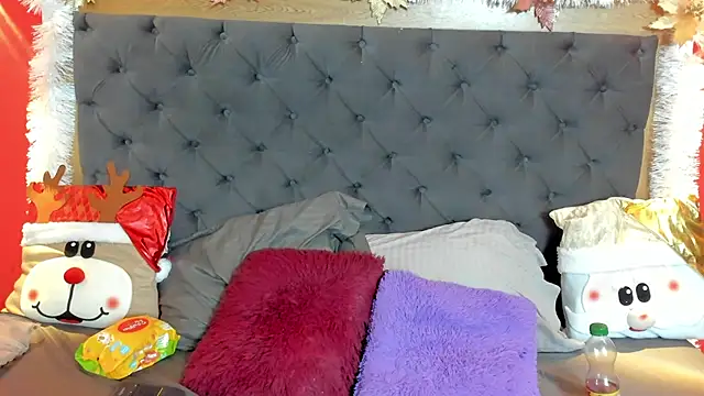 Xiomara Stwart online show from 11-21-25, 07:45