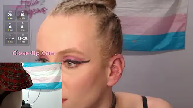 Snapshot of cinderellie chatting on 10-22-25, 04:24 cinderellie online show from 10-22-25, 04:24