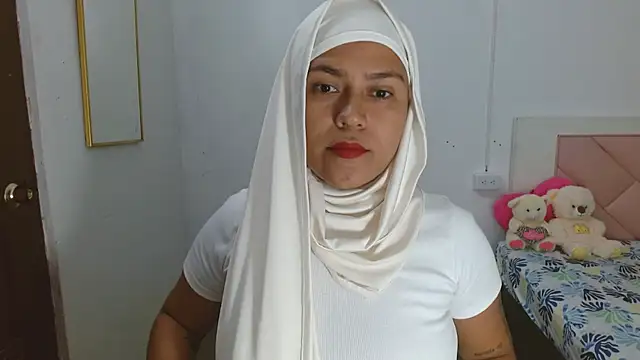 Snapshot of Nadia_hasbun chatting on 10-08-25, 11:19 Nadia hasbun online show from 10-08-25, 11:19