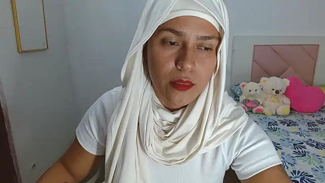 Snapshot of Nadia_hasbun chatting on 10-11-25, 12:43 Nadia hasbun online show from 10-11-25, 12:43