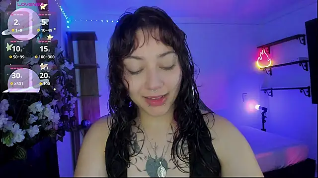 Snapshot of Kora_Red69 chatting on 11-10-25, 01:43 Kora Red69 online show from 11-10-25, 01:43