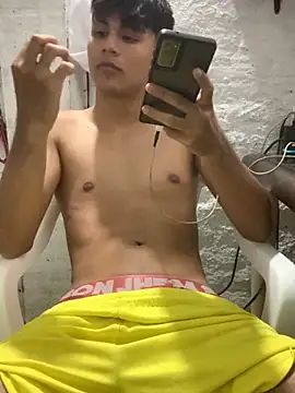 Thiagox03 online show from 11-04-25, 10:31