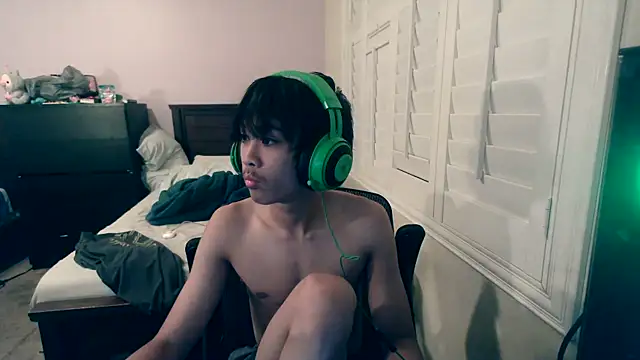 youngasianboy2007 online show from 10-14-25, 01:50