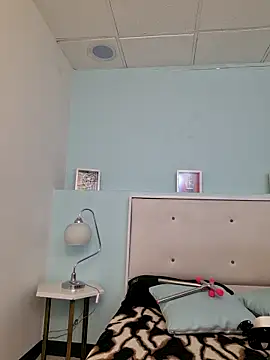 annyaparis online show from 10-14-25, 02:18