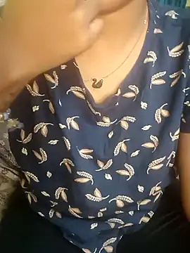 Snapshot of tamil_thaara03 chatting on 10-17-25, 01:25 tamil thaara03 online show from 10-17-25, 01:25