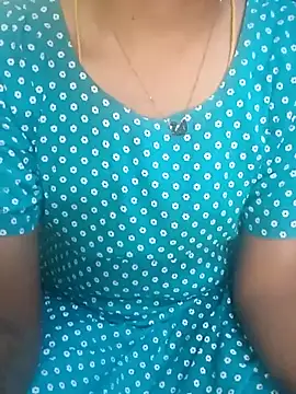 Snapshot of tamil_thaara03 chatting on 10-23-25, 04:28 tamil thaara03 online show from 10-23-25, 04:28