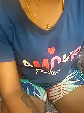 Snapshot of tamil_thaara03 chatting on 10-24-25, 04:25 tamil thaara03 online show from 10-24-25, 04:25