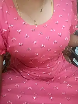 Snapshot of tamil_thaara03 chatting on 11-08-25, 04:29 tamil thaara03 online show from 11-08-25, 04:29