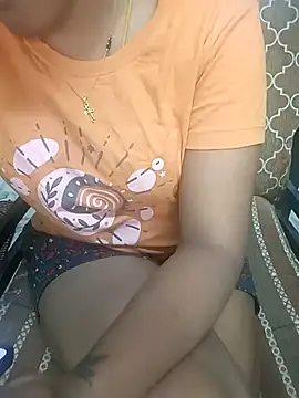 Snapshot of tamil_thaara03 chatting on 11-11-25, 05:35 tamil thaara03 online show from 11-11-25, 05:35