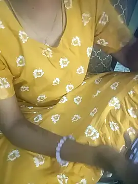 Snapshot of tamil_thaara03 chatting on 11-17-25, 05:41 tamil thaara03 online show from 11-17-25, 05:41