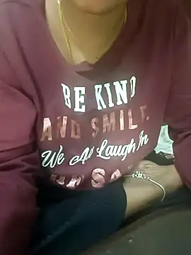 Snapshot of tamil_thaara03 chatting on 11-18-25, 02:21 tamil thaara03 online show from 11-18-25, 02:21