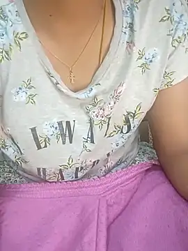 Snapshot of tamil_thaara03 chatting on 11-20-25, 04:29 tamil thaara03 online show from 11-20-25, 04:29