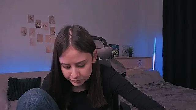 adelle046 online show from 10-17-25, 11:57