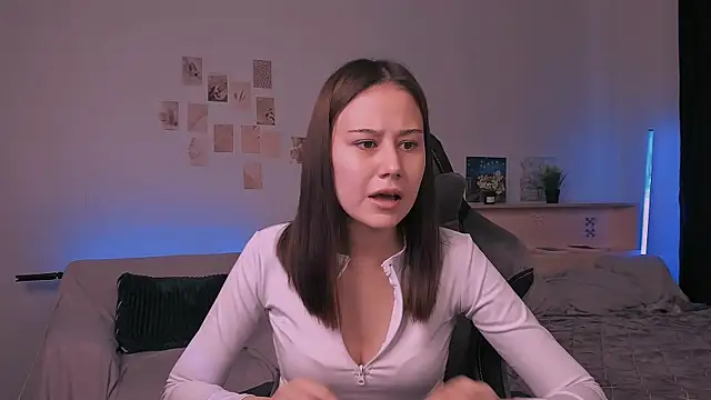 adelle046 online show from 10-18-25, 09:21