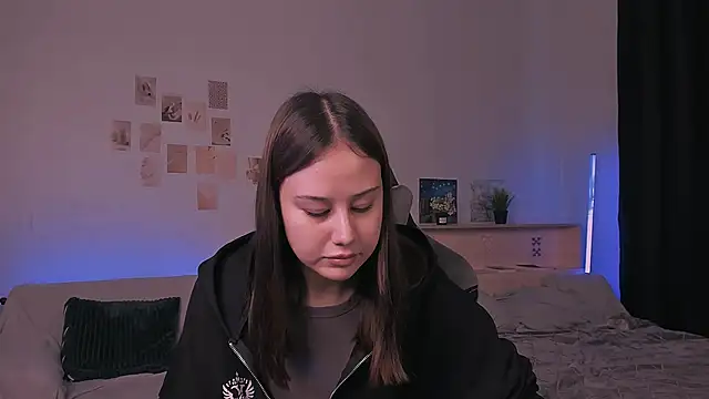 adelle046 online show from 10-20-25, 10:49