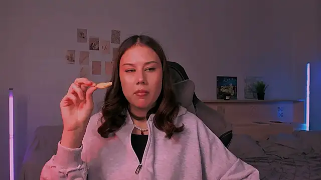 adelle046 online show from 11-11-25, 11:43