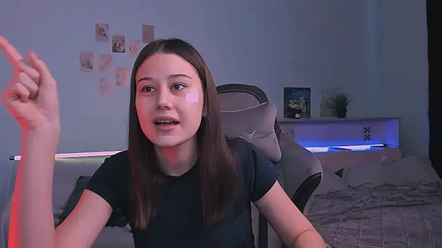 adelle046 online show from 11-16-25, 09:37