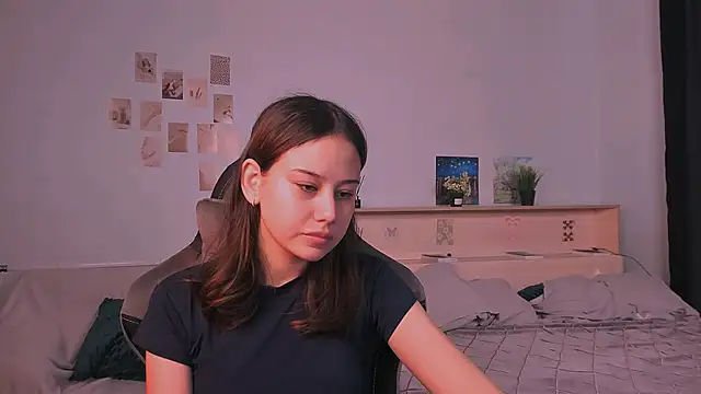 adelle046 online show from 11-18-25, 08:30