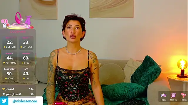 Snapshot of VioFemme chatting on 10-28-25, 01:36 VioFemme online show from 10-28-25, 01:36