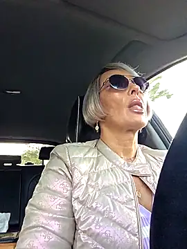 KirraWhite online show from 10-21-25, 06:03