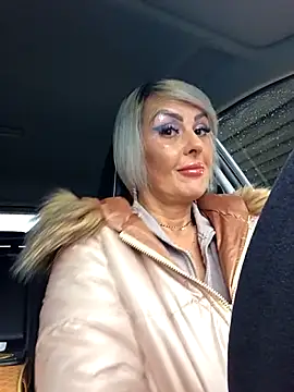 KirraWhite online show from 11-09-25, 06:23