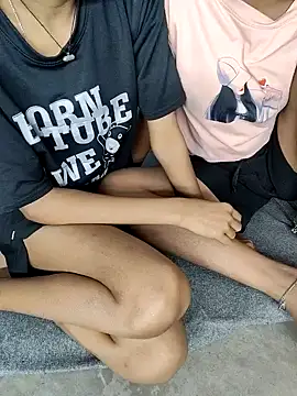 Snapshot of Unique_girls90 chatting on 03-16-26, 06:50 Unique girls90 online show from 03-16-26, 06:50