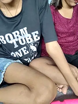 Snapshot of Unique_girls90 chatting on 04-02-26, 01:42 Unique girls90 online show from 04-02-26, 01:42