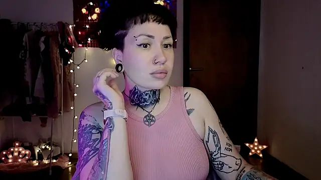 Senorita  Dakota online show from 11-15-25, 03:26