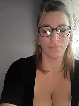 Fifi83Bell online show from 02-13-26, 02:13