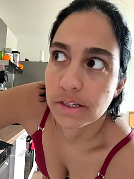 LaPetiteKim online show from 11-05-25, 12:49