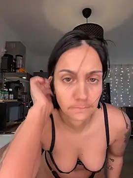 LaPetiteKim online show from 12-04-25, 08:56