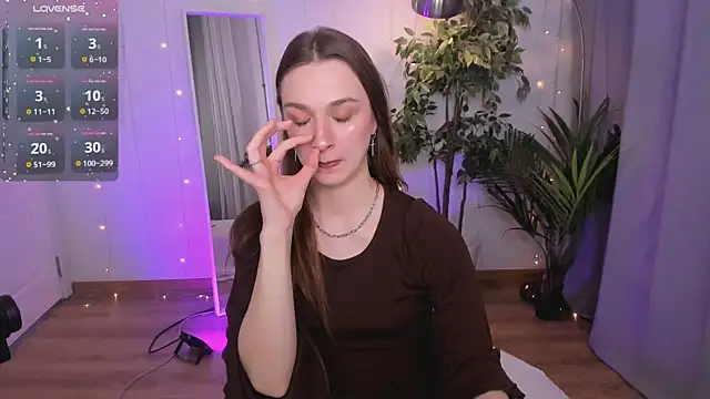 Snapshot of PollyMayer chatting on 02-27-26, 08:53 PollyMayer online show from 02-27-26, 08:53