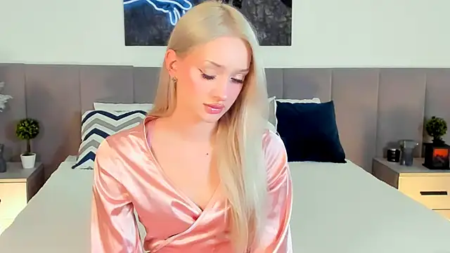 SugarWhisper online show from 11-18-25, 03:05