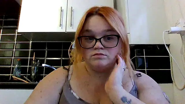 Curvy-AmyX online show from 10-05-25, 05:00