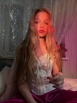  Siennaaa  online show from 02-24-26, 09:35