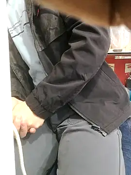 Snapshot of chougegg0214 chatting on 10-28-25, 01:20 chougegg0214 online show from 10-28-25, 01:20