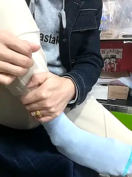 Snapshot of chougegg0214 chatting on 11-18-25, 01:55 chougegg0214 online show from 11-18-25, 01:55