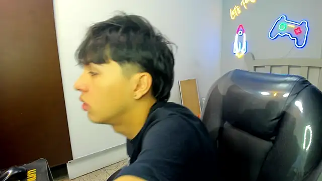 StiwenTwink online show from 10-14-25, 01:23