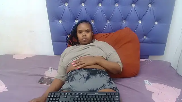 XYummyDoll32 online show from 10-22-25, 03:01