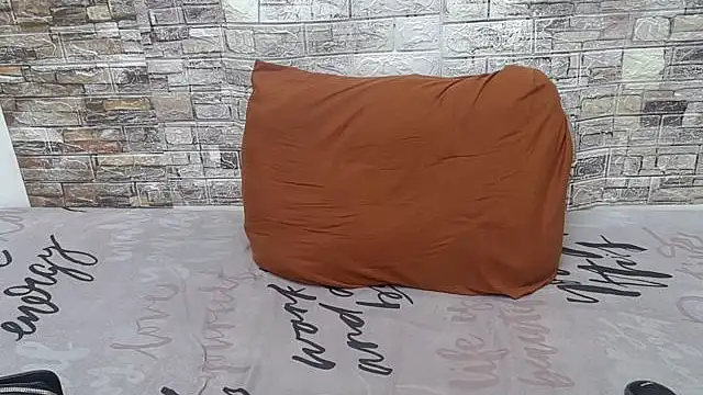 XYummyDoll32 online show from 10-25-25, 05:08