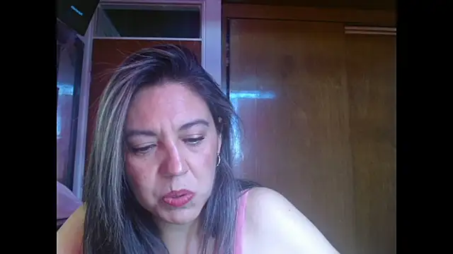 Snapshot of XxAntonellaxxx chatting on 11-18-25, 04:33 XxAntonellaxxx online show from 11-18-25, 04:33