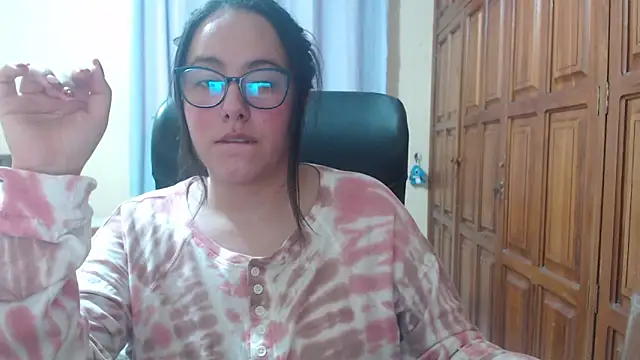 Venus cat  online show from 01-19-26, 02:48