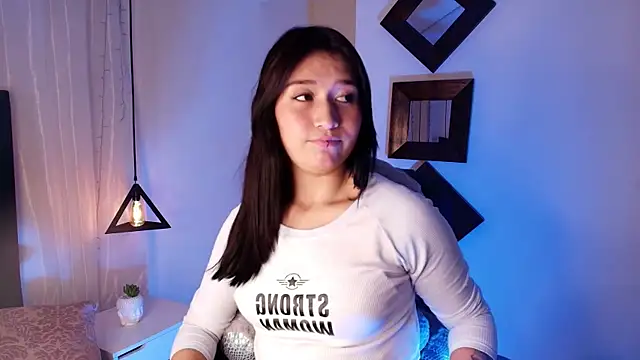 Rubyvixxen  online show from 10-08-25, 03:15