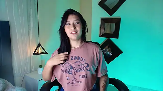 Rubyvixxen  online show from 10-11-25, 03:17