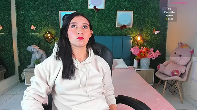 Rubyvixxen  online show from 10-22-25, 03:18