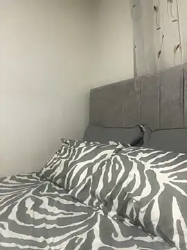 Snapshot of sindyy_01 chatting on 10-07-25, 03:47 sindyy 01 online show from 10-07-25, 03:47