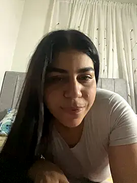 Snapshot of sindyy_01 chatting on 11-08-25, 04:45 sindyy 01 online show from 11-08-25, 04:45