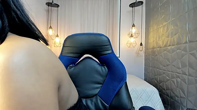 Snapshot of MADDY_MAGIC chatting on 12-13-25, 08:04 MADDY MAGIC online show from 12-13-25, 08:04