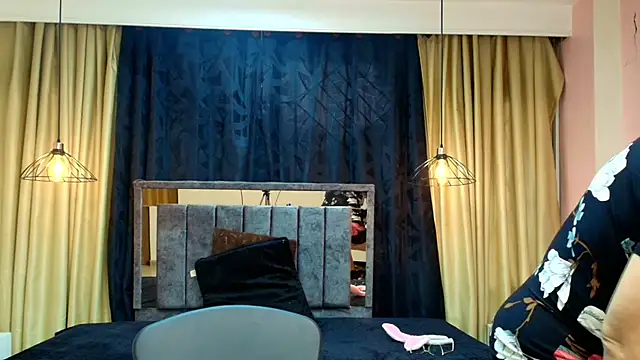 scarlet milf  online show from 11-15-25, 07:32