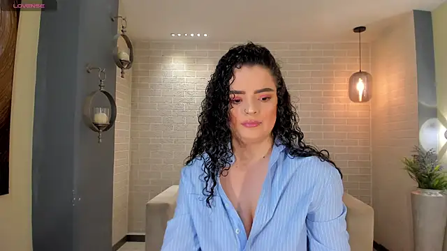 Snapshot of KylieJenkins chatting on 11-19-25, 11:21 KylieJenkins online show from 11-19-25, 11:21